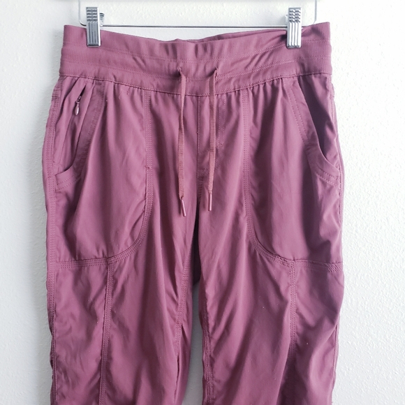 The North Face Aphrodite 2.0 Capri Pants - Picture 5 of 7